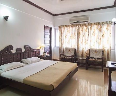 Alleppey Prince Hotel Alappuzha Ngoại thất bức ảnh