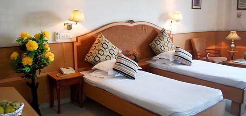 Alleppey Prince Hotel Alappuzha Ngoại thất bức ảnh