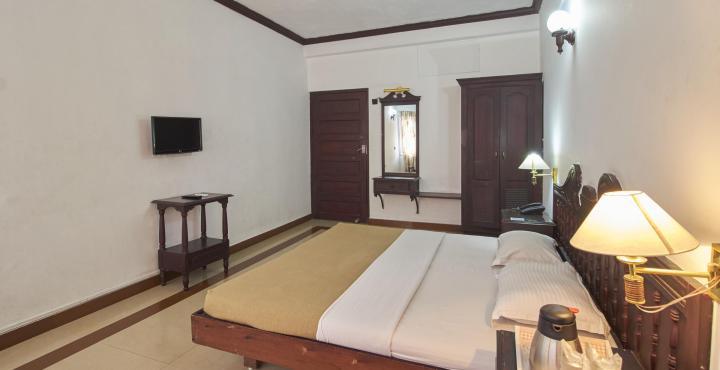 Alleppey Prince Hotel Alappuzha Ngoại thất bức ảnh